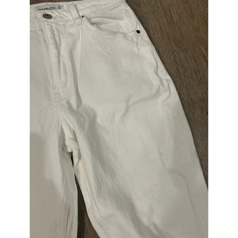 Abercrombie & Fitch Curve Love High Rise Mom Jeans White Distressed 27 4L Long‎